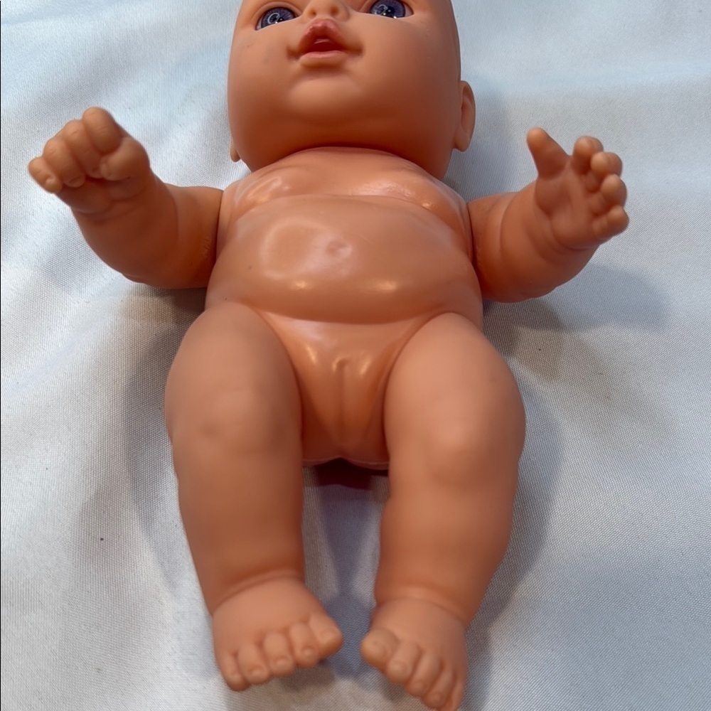 9" Baby Doll, Realistic, Caucasian Female Anatomically Correct Vinyl Blue Eyes - Picture 3 of 12